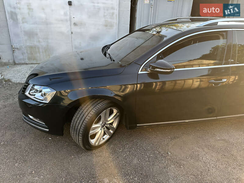 Універсал Volkswagen Passat 2012 в Черкасах
