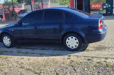 Седан Volkswagen Passat 2001 в Львове