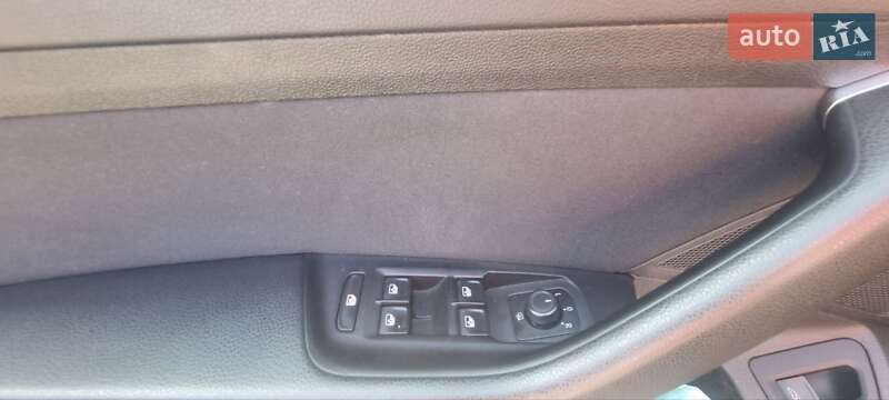 Универсал Volkswagen Passat 2018 в Львове фото 11 Универсал Volkswagen Passat 2018 в Львове