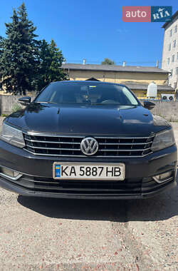 Седан Volkswagen Passat 2016 в Киеве