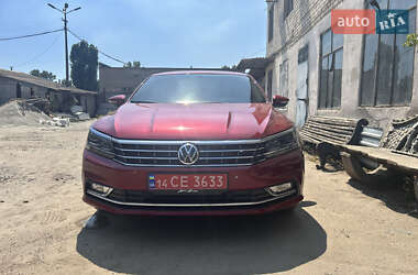 Седан Volkswagen Passat 2017 в Днепре