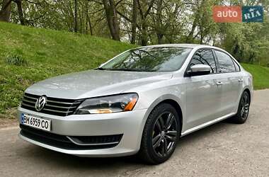 Седан Volkswagen Passat 2015 в Києві