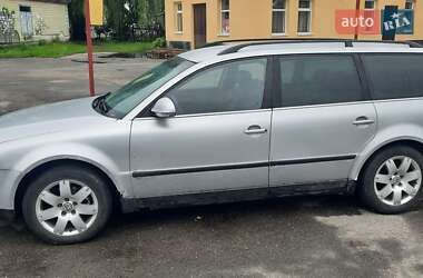 Універсал Volkswagen Passat 2004 в Ірпені