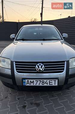 Седан Volkswagen Passat 2004 в Житомире