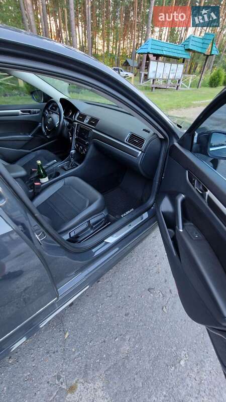 Седан Volkswagen Passat 2017 в Луцьку