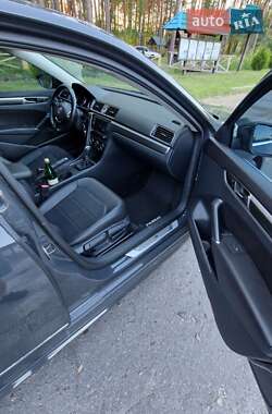 Седан Volkswagen Passat 2017 в 
