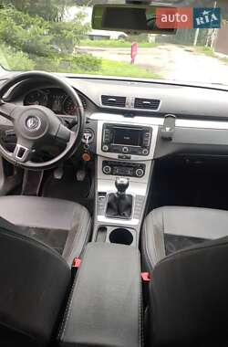 Универсал Volkswagen Passat 2011 в 