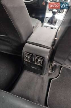 Универсал Volkswagen Passat 2011 в 