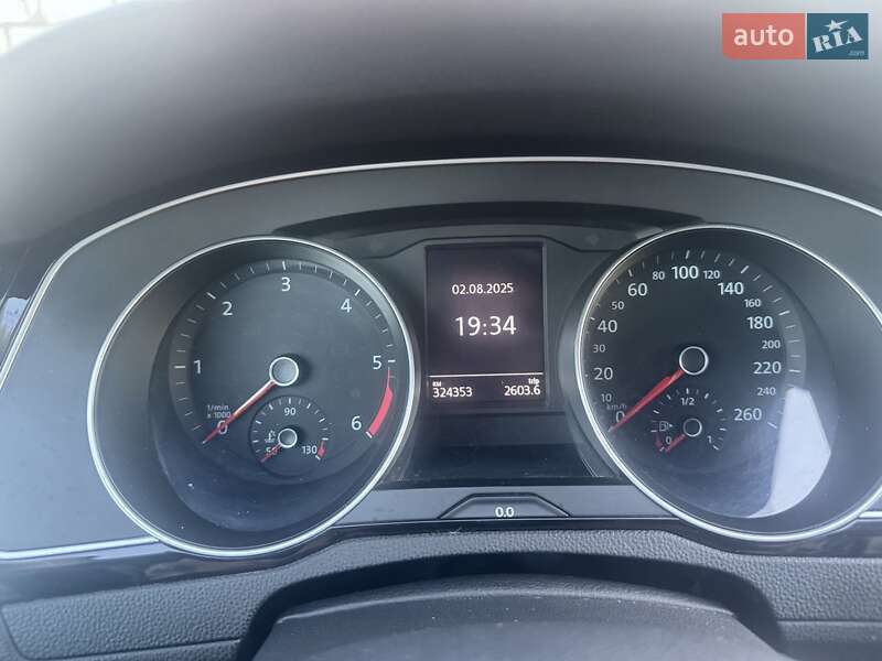 Универсал Volkswagen Passat 2015 в Харькове