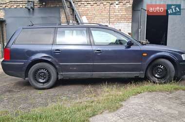 Універсал Volkswagen Passat 1997 в Ірпені