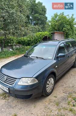 Універсал Volkswagen Passat 2002 в Новояворівську