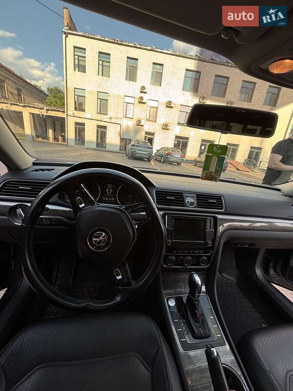 Седан Volkswagen Passat 2016 в Кривому Розі