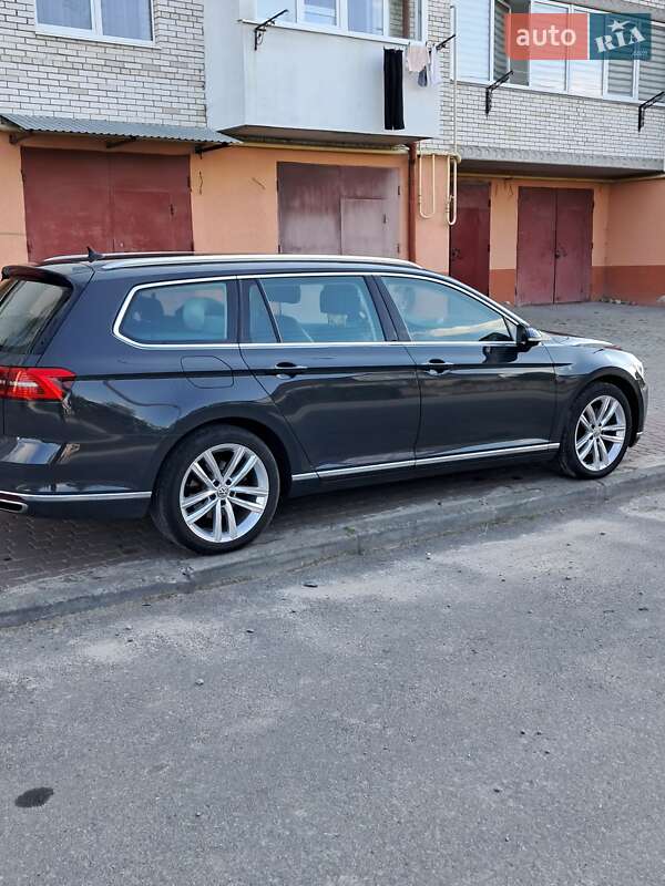 Универсал Volkswagen Passat 2017 в Великой Березовице