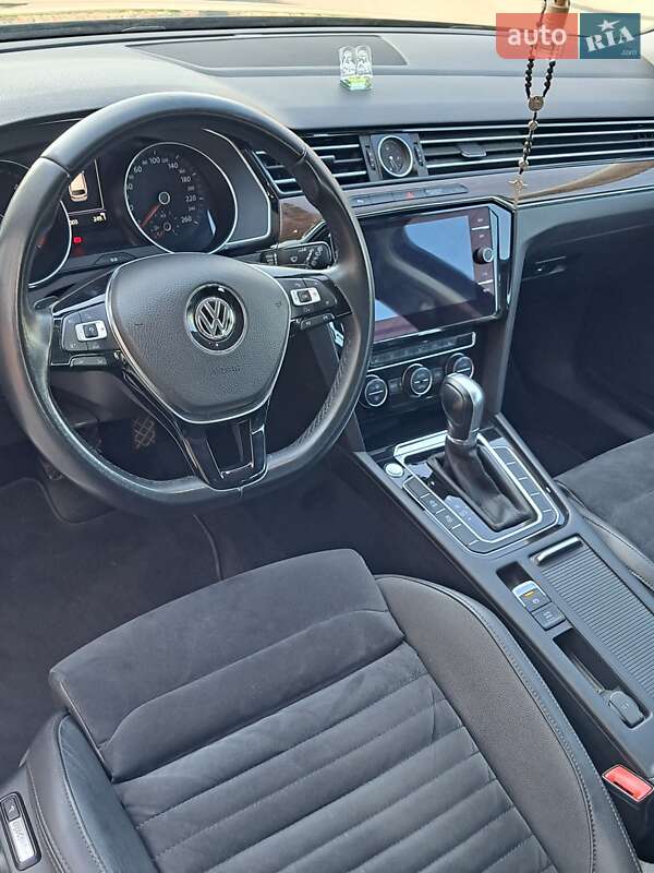 Универсал Volkswagen Passat 2017 в Великой Березовице