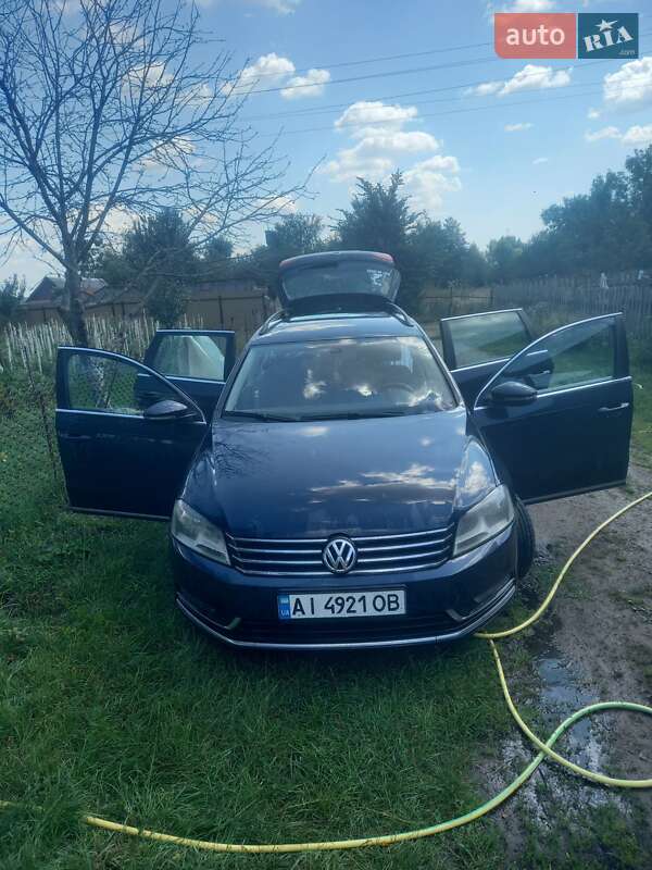 Универсал Volkswagen Passat 2011 в Буче
