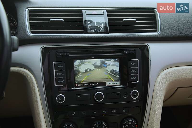 Седан Volkswagen Passat 2013 в Харькове