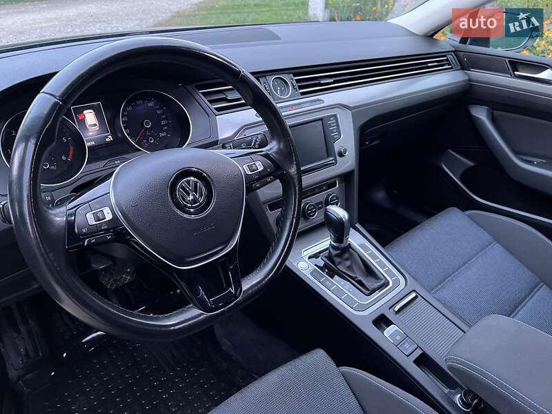 Универсал Volkswagen Passat 2017 в Хмельницком