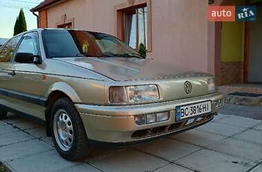 Седан Volkswagen Passat 1988 в Львові