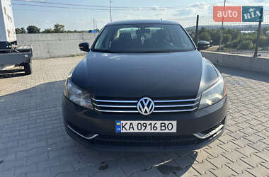 Седан Volkswagen Passat 2012 в Києві