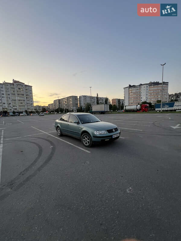 Седан Volkswagen Passat 1998 в Івано-Франківську