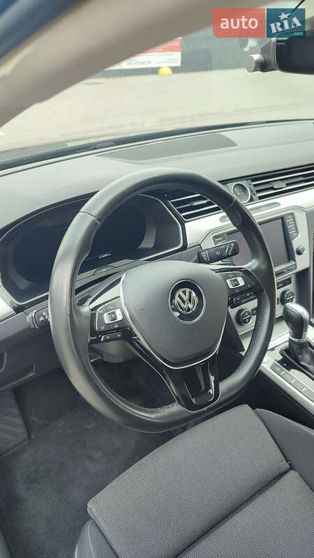 Универсал Volkswagen Passat 2016 в Шептицькому фото 21 Универсал Volkswagen Passat 2016 в Шептицькому