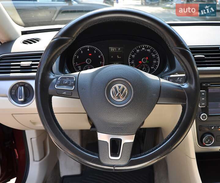 Седан Volkswagen Passat 2015 в Одессе