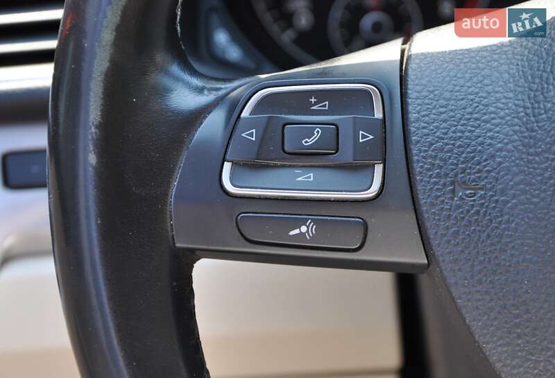 Седан Volkswagen Passat 2015 в Одессе