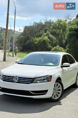 Седан Volkswagen Passat 2012 в Киеве