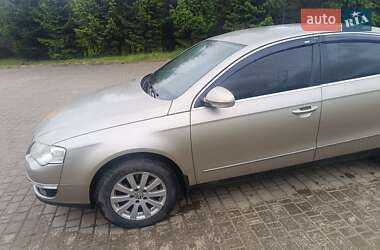 Седан Volkswagen Passat 2007 в  фото 8 Седан Volkswagen Passat 2007 в