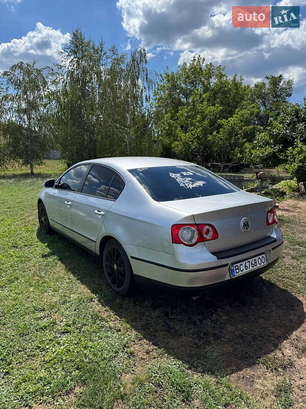 Седан Volkswagen Passat 2005 в Днепре