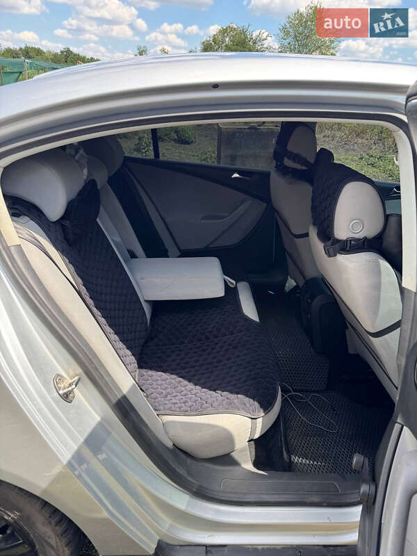 Седан Volkswagen Passat 2005 в Днепре