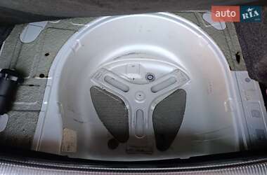 Седан Volkswagen Passat 2001 в 