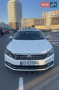 Седан Volkswagen Passat 2018 в Києві