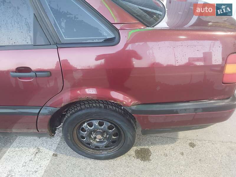 Седан Volkswagen Passat 1994 в Стрию