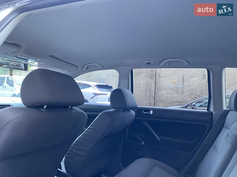 Універсал Volkswagen Passat 2004 в Хмельницькому
