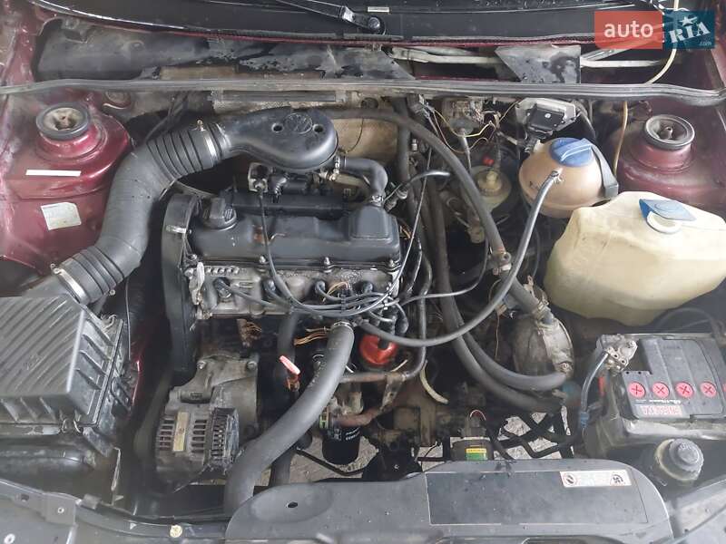 Седан Volkswagen Passat 1994 в Стрию