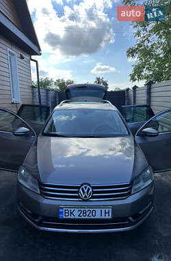 Volkswagen Passat 2011