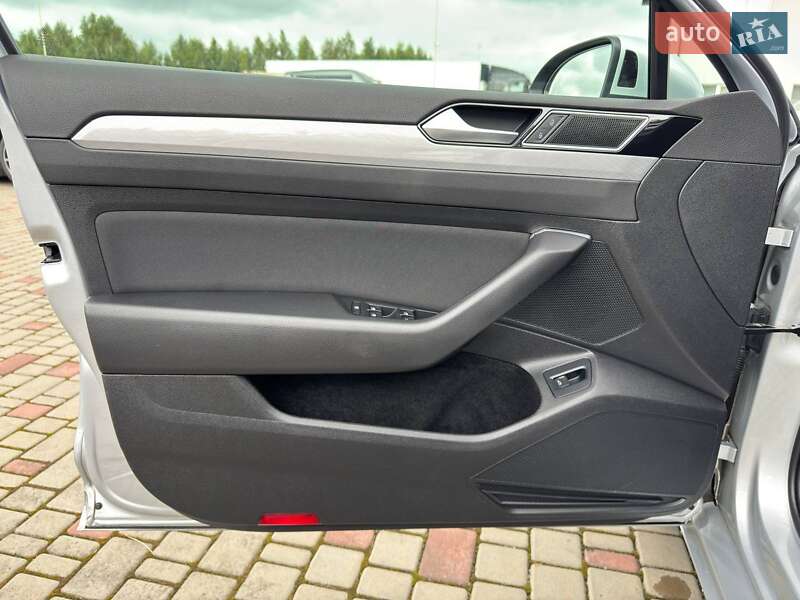 Универсал Volkswagen Passat 2021 в Киеве фото 17 Универсал Volkswagen Passat 2021 в Киеве