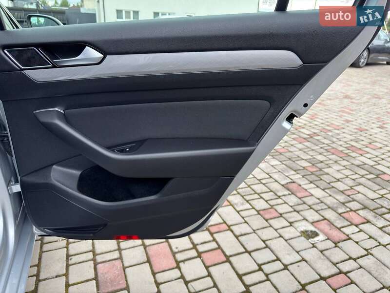 Универсал Volkswagen Passat 2021 в Киеве фото 23 Универсал Volkswagen Passat 2021 в Киеве