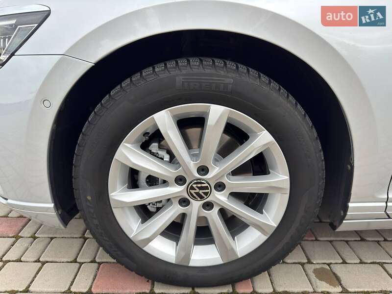 Универсал Volkswagen Passat 2021 в Киеве фото 43 Универсал Volkswagen Passat 2021 в Киеве