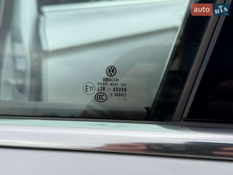 Универсал Volkswagen Passat 2021 в Киеве фото 44 Универсал Volkswagen Passat 2021 в Киеве