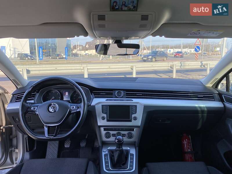 Універсал Volkswagen Passat 2016 в Луцьку