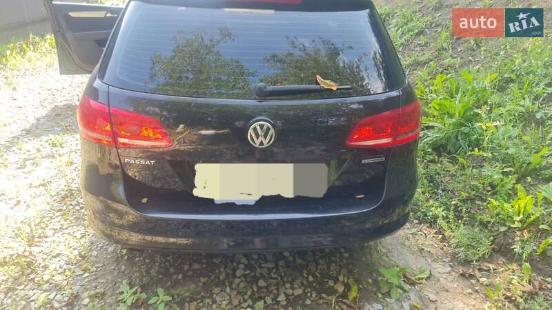 Універсал Volkswagen Passat 2012 в Тернополі