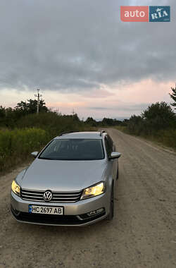 Універсал Volkswagen Passat 2013 в Львові
