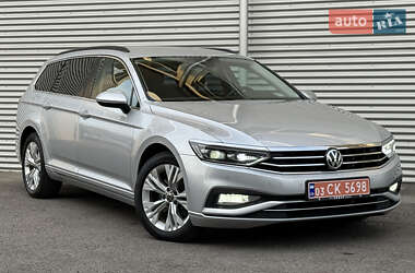 Универсал Volkswagen Passat 2020 в Ровно