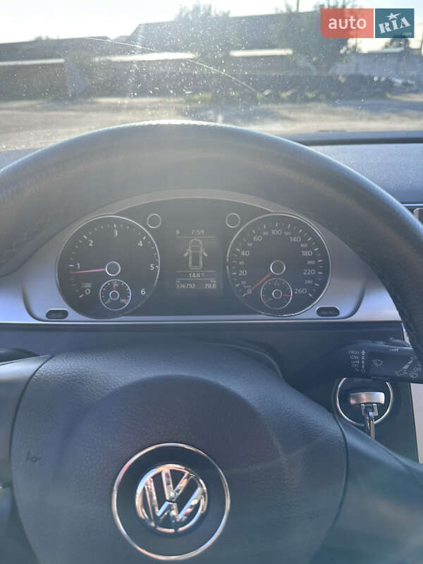 Універсал Volkswagen Passat 2012 в Луцьку
