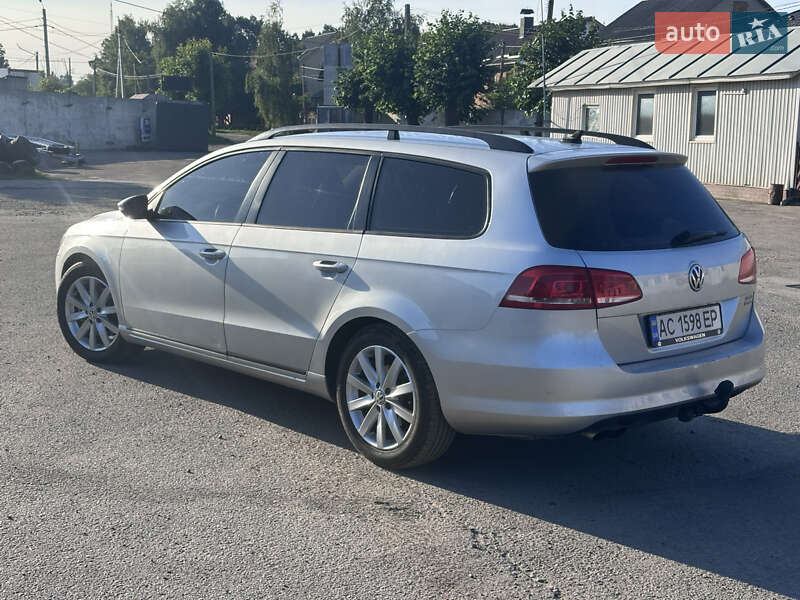 Універсал Volkswagen Passat 2012 в Луцьку