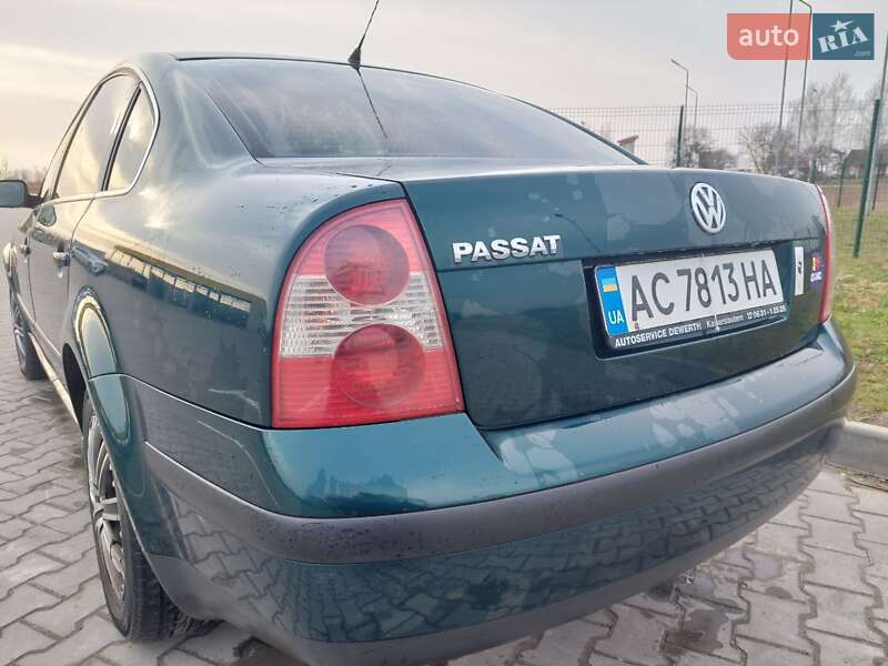 Седан Volkswagen Passat 2002 в Луцке