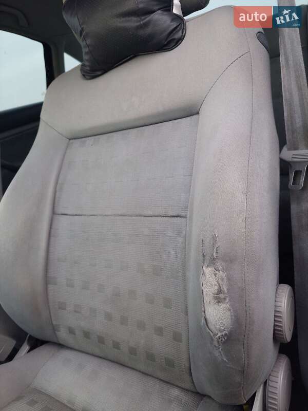 Седан Volkswagen Passat 2002 в Луцке