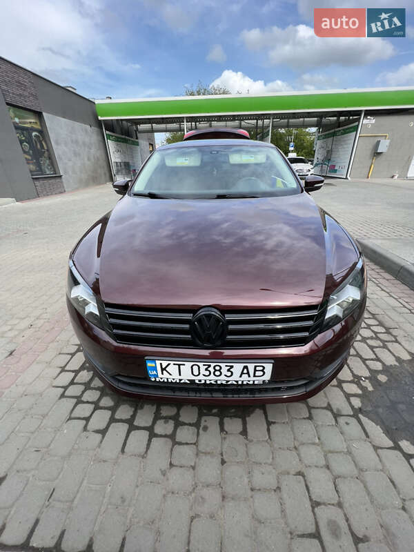 Седан Volkswagen Passat 2013 в Івано-Франківську